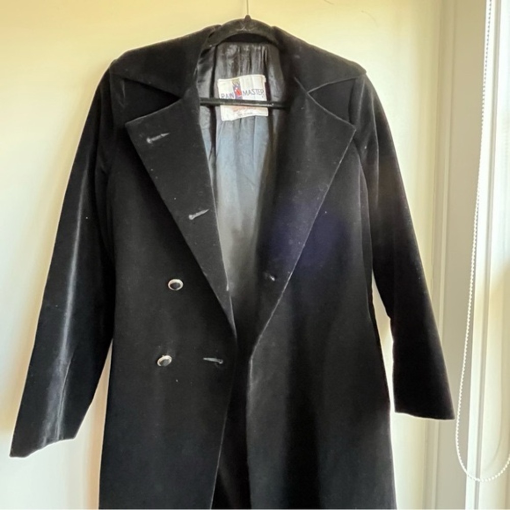 Vintage 🇨🇦 Rainmaster cotton velvet coat by Marielle Fleury
